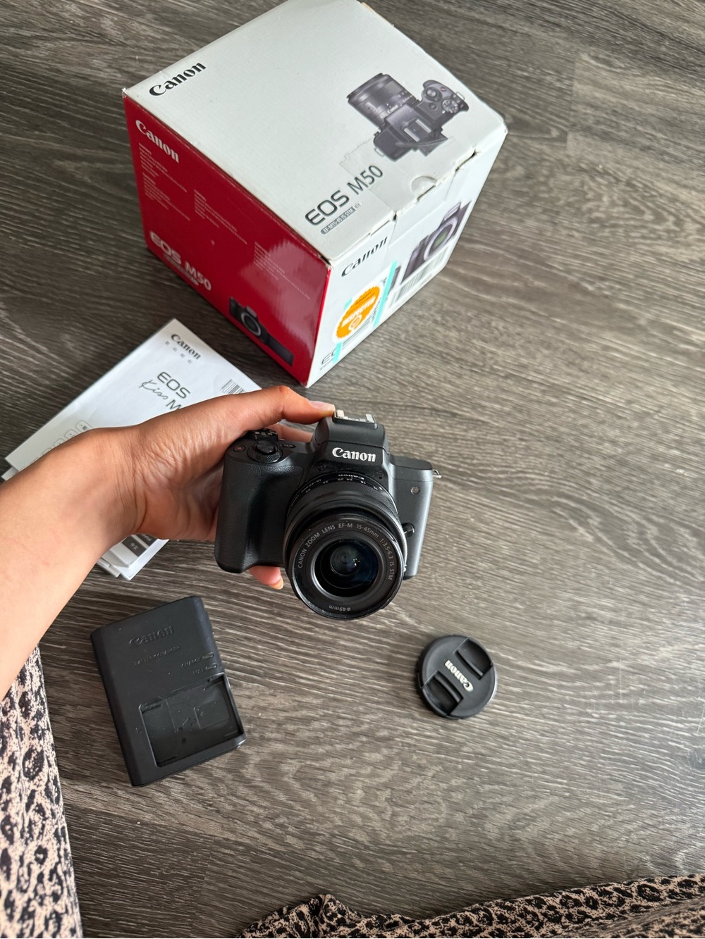 Canon EOS m50 Camera with Interchangeable Lens - Picture 16 of 16
